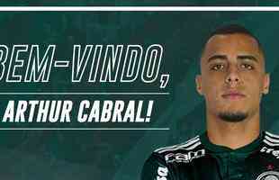 O Palmeiras anunciou a contratao do atacante Arthur Cabral