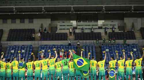 Brasil bate Espanha e conquista bicampeonato olímpico no futebol masculino