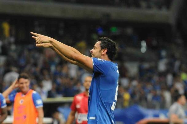 Fotos do duelo entre Cruzeiro e Amrica, no Mineiro