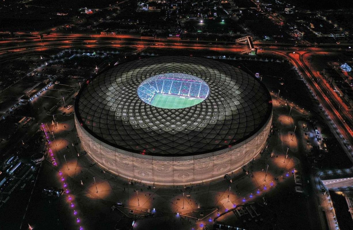Estdio Al Thumama: arena da Copa tem capacidade para 40 mil torcedores e fica em Doha, capital do Catar. Foi projetado por pessoas nascidas no pas e reflete tradio familiar catari
