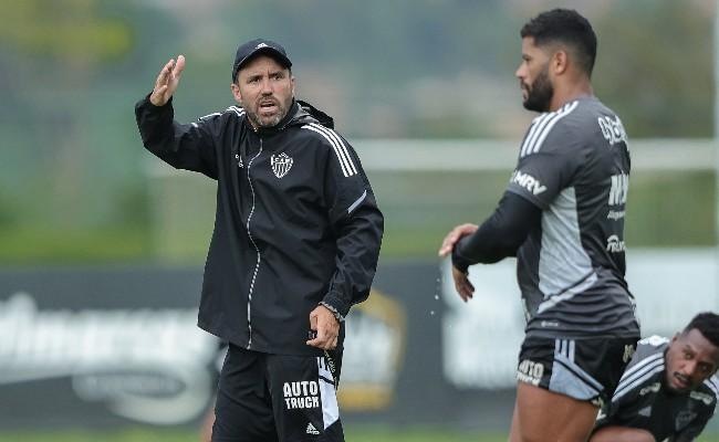 Coudet tem desfalque de Hulk em partida de estreia na fase preliminar da Libertadores