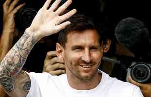 Messi chegou  Paris na manh desta tera-feira para defender o PSG