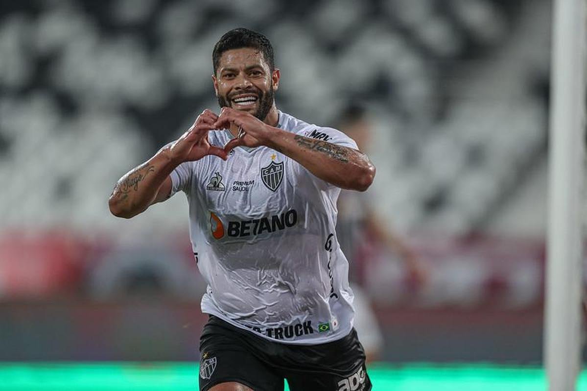 O Galo reagiu contra o Fluminense na partida de ida das quartas de final, no estdio Nilton Santos, no Rio de Janeiro. O Atltico venceu os donos da casa por 2 a 1. O zagueiro Nino marcou contra e abriu o marcador atleticano, mas o atacante Fred descontou ainda no primeiro tempo. Na segunda etapa, Hulk, o artilheiro do Brasil, garantiu a vitria para os visitantes. 