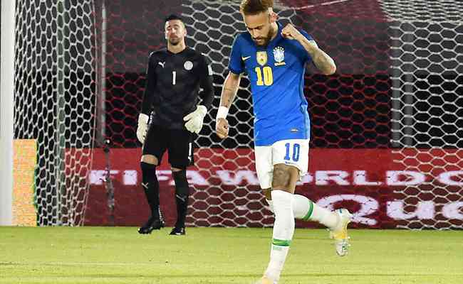Neymar abre o placar e alcana Romrio e Zico como goleadores da Seleo nas Eliminatrias 