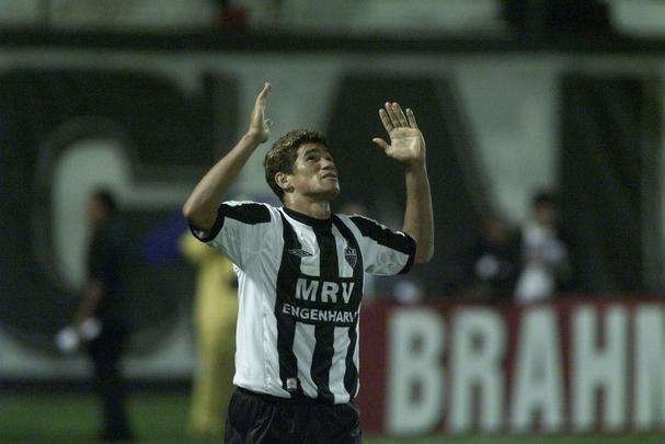 13º - Márcio Mexerica - 2004 - 32 jogos / 12 gols - 0,37 por jogo