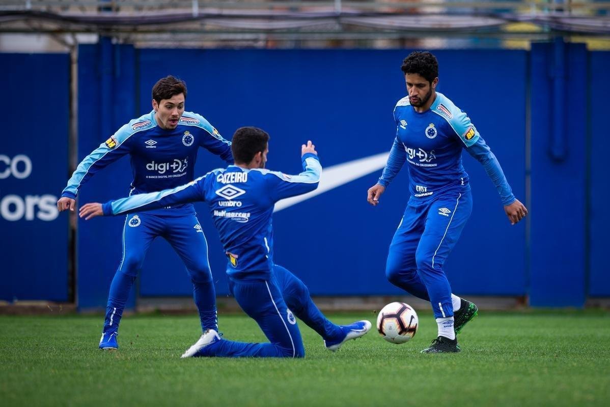 De olho em jogo contra o River Plate pela Copa Libertadores, Cruzeiro treinou na tarde desta segunda-feira no CT do Boca Juniors