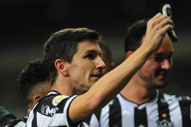 26 rodada - Atltico venceu o Santos por 3 a 1, no Mineiro, com gols de Nathan Silva e Nacho Fernndez (dois)