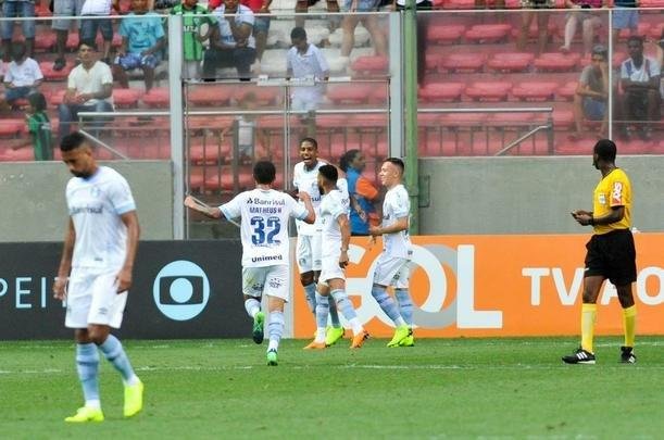 Fotos de América x Grêmio, neste sábado (20/10), no Independência, pela 30ª rodada do Campeonato Brasileiro