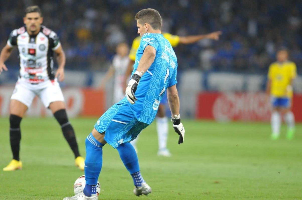 As melhores fotos do jogo entre Cruzeiro e Operrio-PR, no Mineiro, em Belo Horizonte, pela 29 rodada da Srie B do Brasileiro