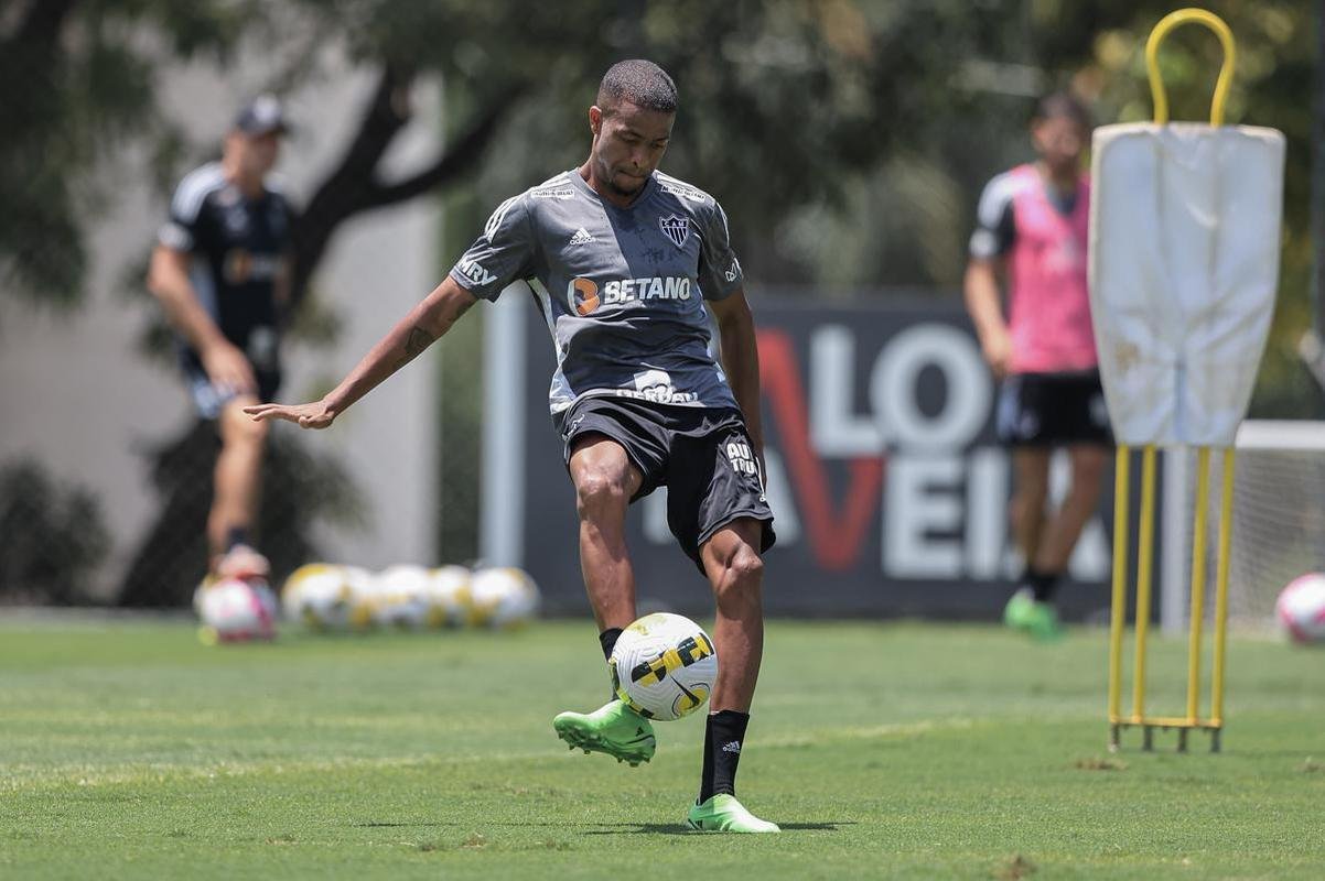 Fotos do treino do Atltico, que teve Hulk em campo 