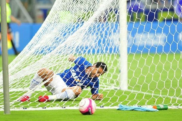 Imagens do jogo entre Cruzeiro e Tupi, no Mineiro