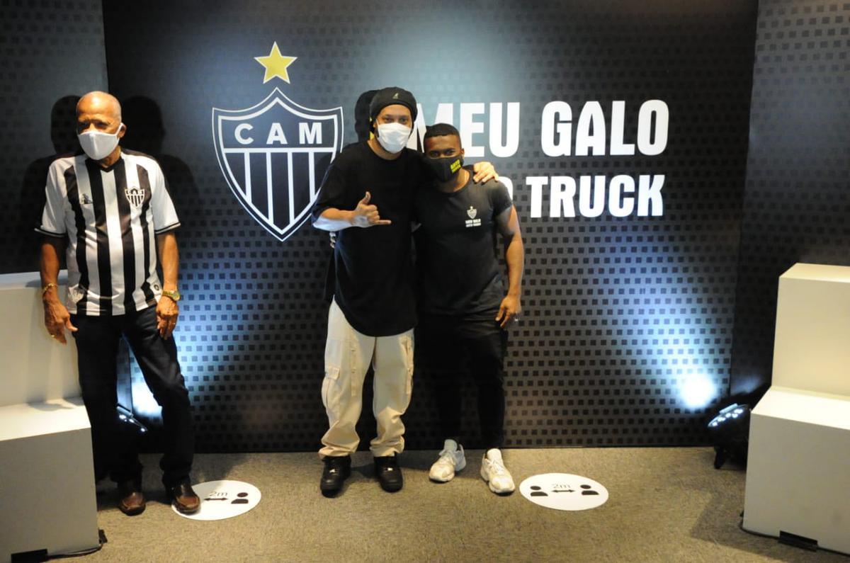 Ronaldinho participou de evento de patrocinador do Atltico no Mineiro e encontrou com jogadores da atualidade, como Rafael e Marquinhos, e dolos do passado, casos de Reinaldo, der Aleixo e Dad Maravilha