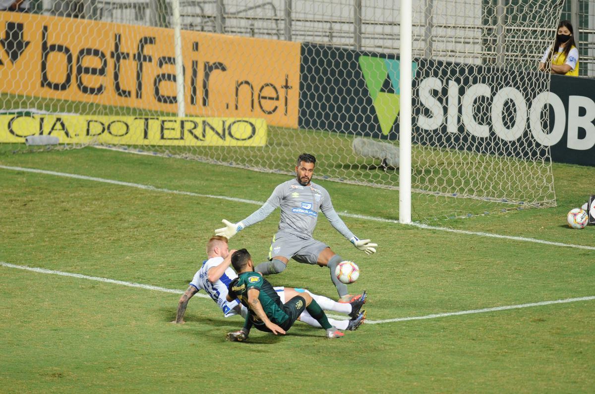 Fotos do jogo entre Amrica e Ava, no Independncia, em Belo Horizonte, pela 38 rodada da Srie B do Campeonato Brasileiro