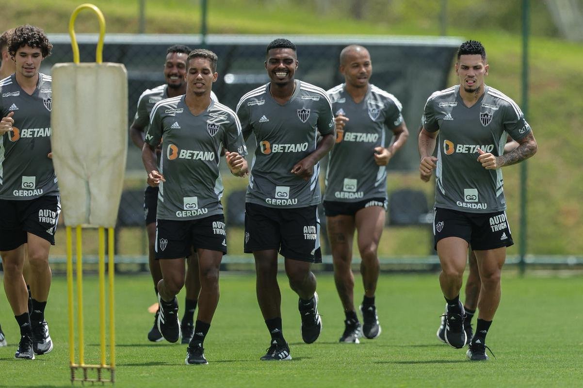 Atltico teve um dia de folga aps o empate com o Cruzeiro no clssico. Elenco de Coudet retomou atividades na Cidade do Galo na tarde desta quarta-feira (15/2).