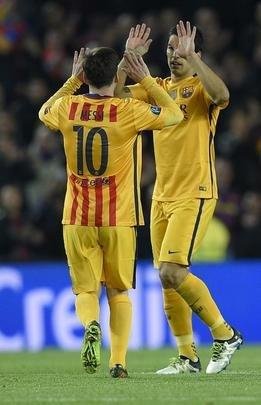 Suárez brilhou marcando dois gols para decretar a vitória, de virada, do Barcelona