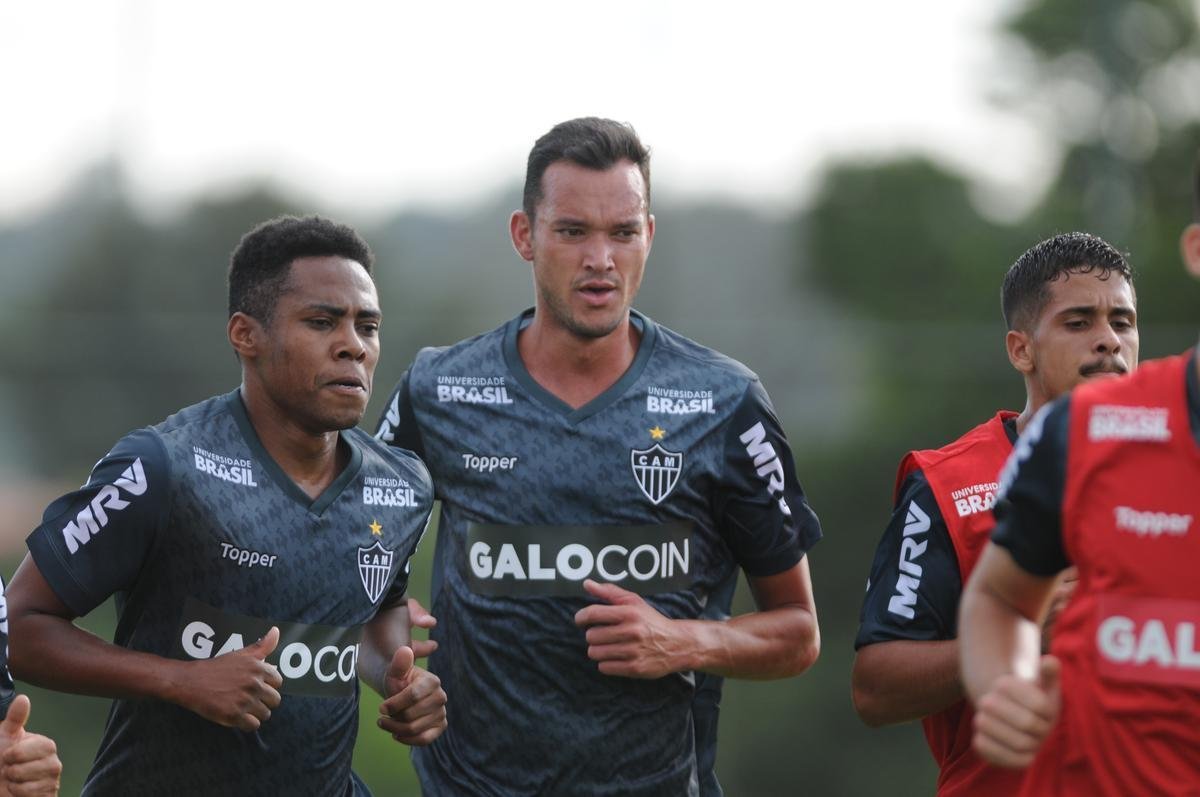 Veja imagens do primeiro dia de trabalho do Atltico no ano