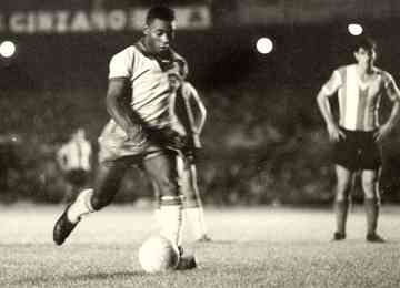 Rei do Futebol, Pelé encontrou admiradores até na Argentina, país no qual a rivalidade com o Brasil é grande no futebol
