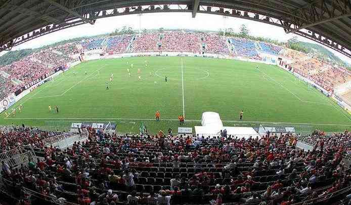Arena Joinville, em Joinville - 15.900 pessoas