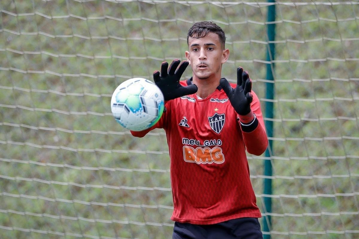 Veja fotos do treino do Atltico