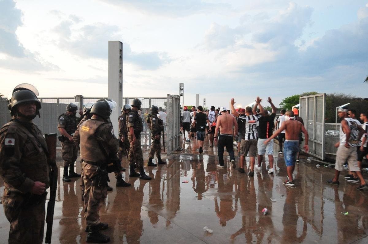 Atleticanos invadiram camarote de cruzeirenses, e torcedores entraram em confronto