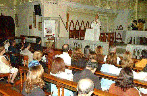 Dom Serafim celebrou a missa de stimo dia de Tel Santana, ex-tcnico da Seleco, na Igreja da Boa Viagem, em Belo Horizonte
