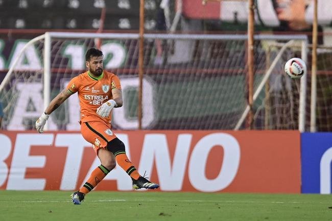 Fotos do jogo entre Pouso Alegre e Amrica