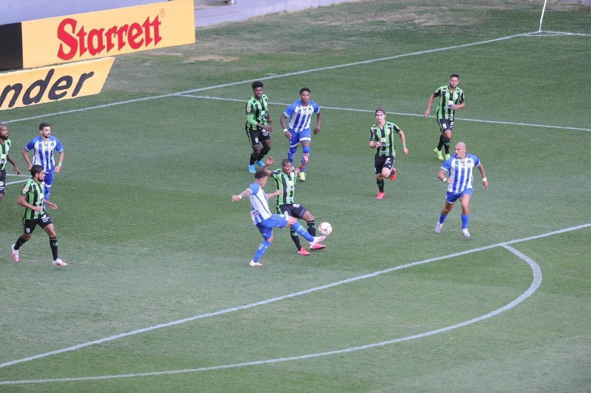 Fotos do jogo entre Amrica e CSA-AL, no Independncia, em Belo Horizonte, pela Srie B do Campeonato Brasileiro