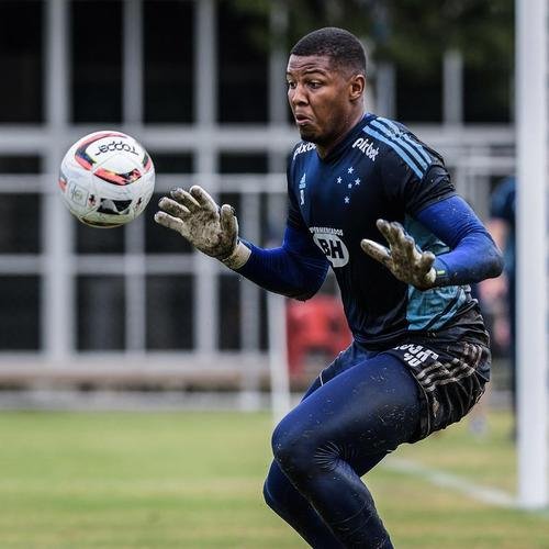 Denivys, goleiro (emprestado ao Athletic)