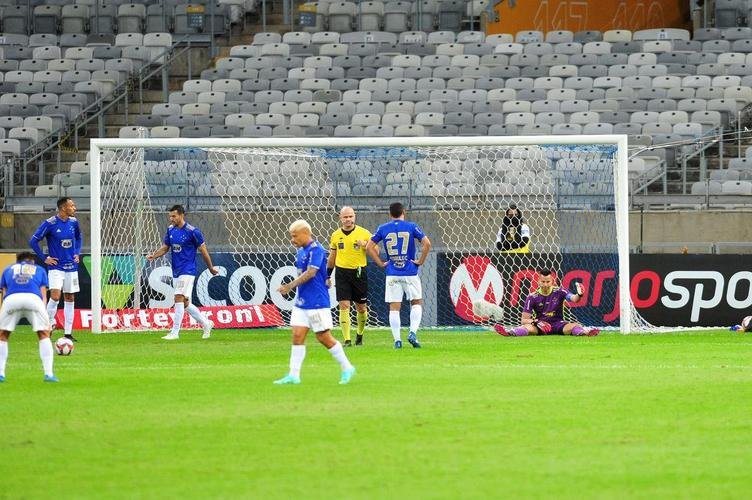 Pictures of the match Cruzeiro and Vasco in Mounir