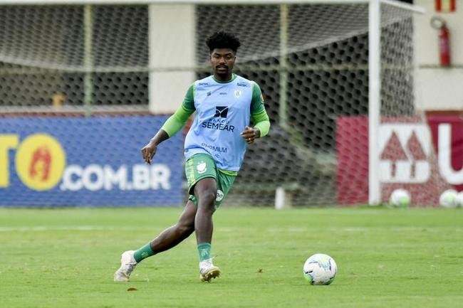 O zagueiro Eduardo Bauermann teve resultado positivo divulgado pelo Amrica em 15 de setembro, antes do jogo de ida contra a Ponte Preta, na quarta fase da Copa do Brasil. 