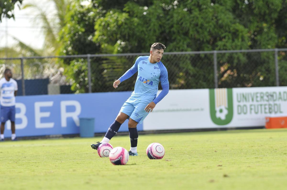 Mano Menezes montou Cruzeiro que deve encarar o Villa Nova no sbado e promoveu trs mudanas em relao ao ltimo jogo: Murilo entrou na vaga de Leo, Egdio no lugar de Marcelo Hermes e Robinho deu lugar a Ariel Cabral