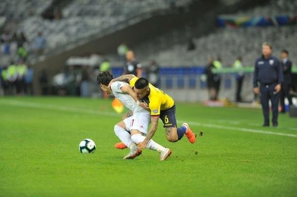 Equador e Japo se enfrentaram no Mineiro pela terceira rodada do Grupo C da Copa Amrica