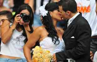 Durante o clssico, noivos se casaram no Mineiro
