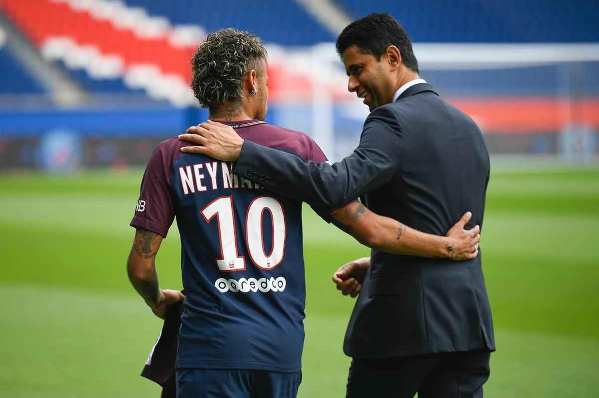 Imagens da apresentao de Neymar como grande reforo do Paris Saint-Germain