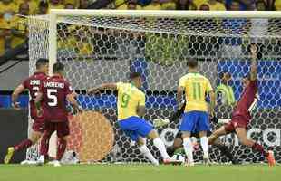 Brasil enfrentou a Venezuela na Arena Fonte Nova, pelo Grupo A da Copa Amrica