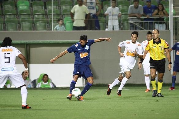 Santos, do craque Neymar, dominou a partida no Independncia e venceu com justia