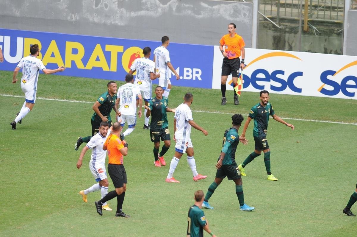 Amrica e Cruzeiro se enfrentaram pelo Campeonato Mineiro