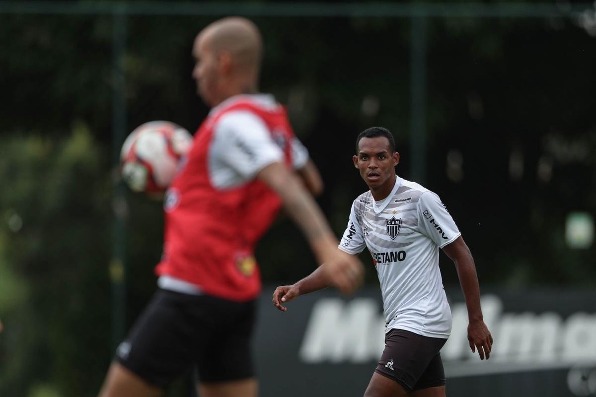 Fotos do treino do Atltico neste sbado, o ltimo de Victor no clube