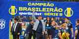 Cruzeiro levanta a taa da Srie B e faz festa no Mineiro