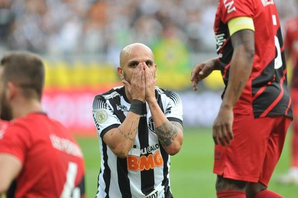 Fotos do jogo entre Atltico e Athletico-PR, no Mineiro