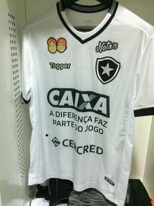Camisas de Atlético e Botafogo apresentam siglas em menção a esportes paralímpicos. A ação faz referência ao Dia Internacional da Pessoa com Deficiência (3 de dezembro).