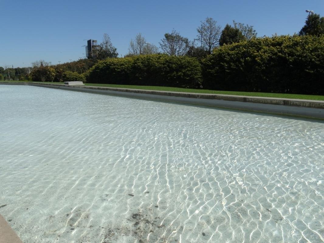 O hotel que abriga o Atltico tem cassino, shopping, spa, piscina, academia e quadras