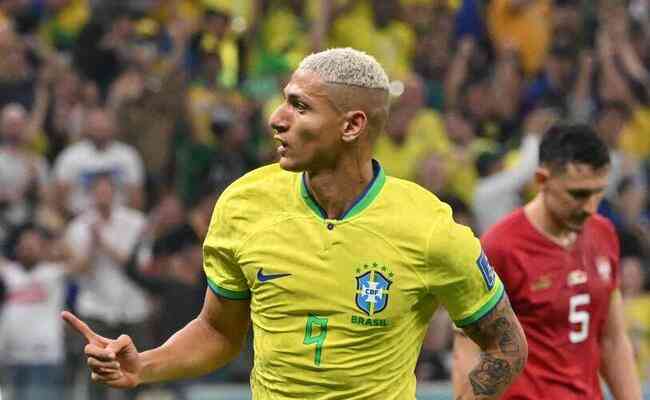 Com dois de Richarlison, Brasil estreia com vitória na Copa do Catar