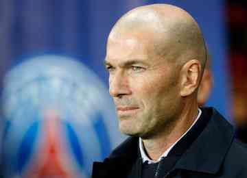 Equipe parisiense tem como intuito contratar Zidane para substituir o argentino Mauricio Pochettino, que ainda está no cargo de comandante