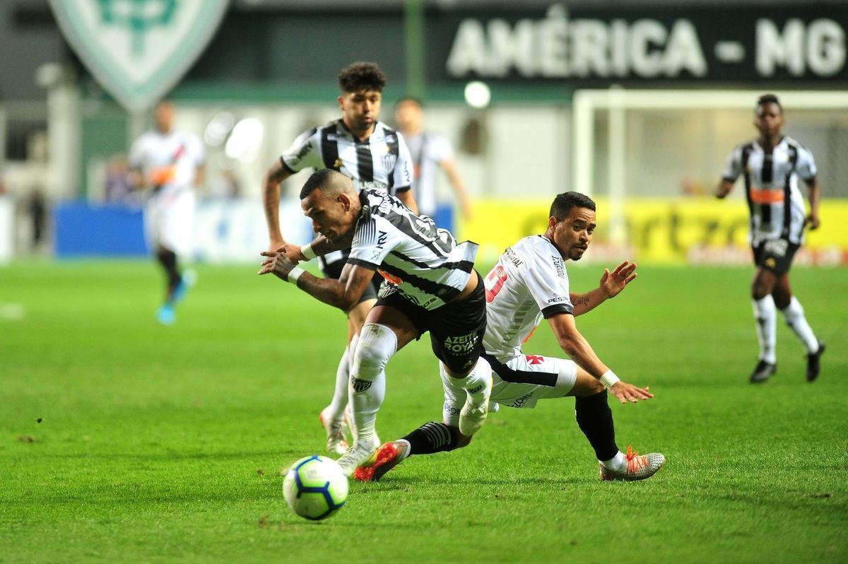 Equipes se enfrentam em jogo adiado da 21 rodada do Campeonato Brasileiro