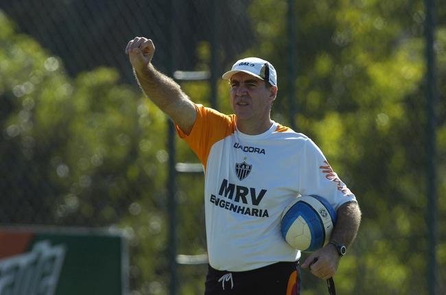 Zetti - dois empates e uma derrota
