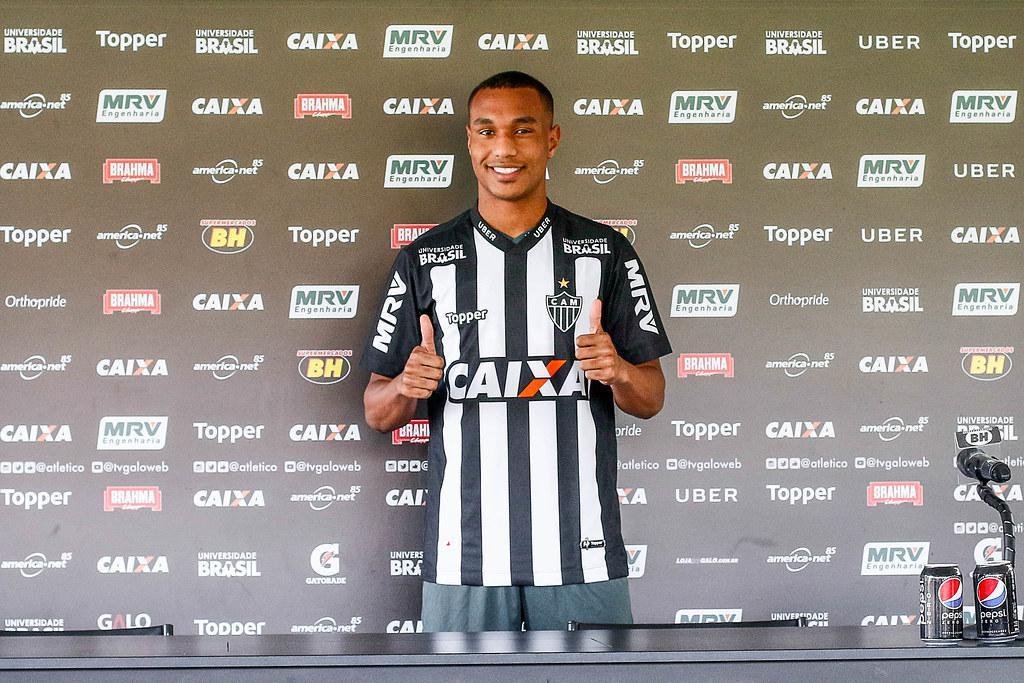 Leandrinho - O jovem atacante chegou ao Atlético por empréstimo do Napoli, da Itália, fora de forma e não conseguiu se firmar. Em um ano no clube, pouco jogou. Ele acabou devolvido ao fim do empréstimo. Foram nove partidas pelo Galo.