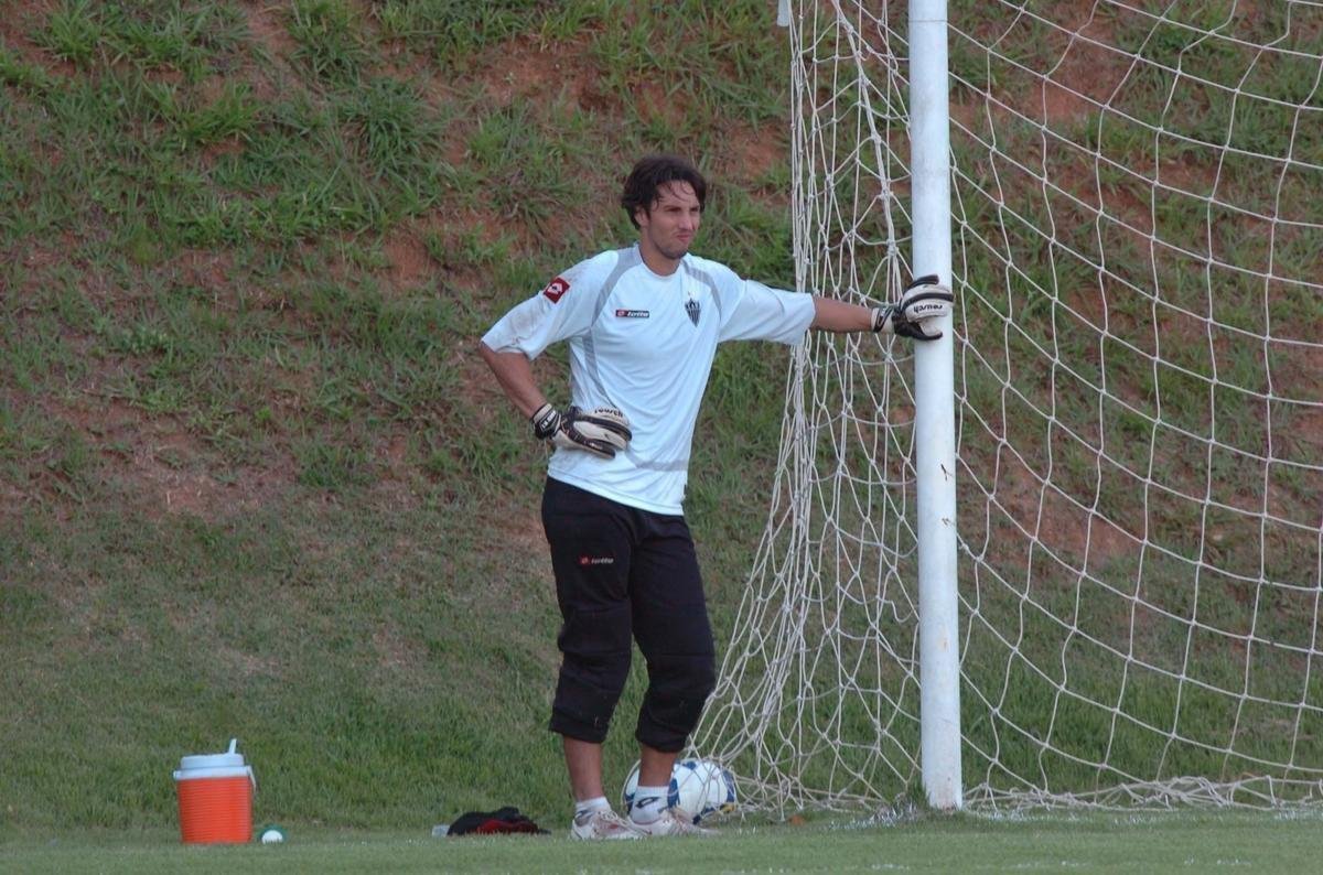 Fábian Carini (2009 a 2010) - goleiro uruguaio fez 19 jogos pelo Atlético