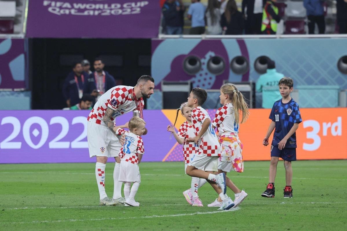 Festa e premiao dos jogadores da Crocia pela conquista do terceiro lugar na Copa do Mundo de 2022, no Catar. Time croata venceu o Marrocos por 2 a 1 neste sbado (17), no Estdio Internacional Khalifa, em Doha