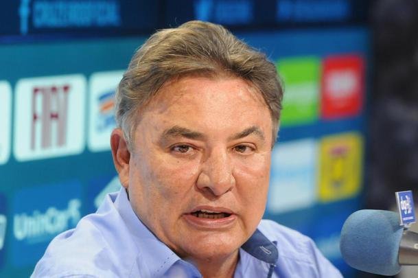 Novo gestor de futebol do Cruzeiro, Zez Perrella deu entrevista nesta sexta-feira, na Toca da Raposa II